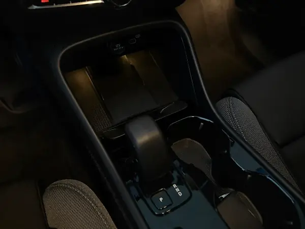 Volvo EX40 - Imagem 16