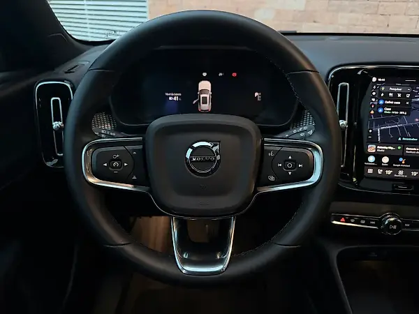 Volvo EX40 - Imagem 14