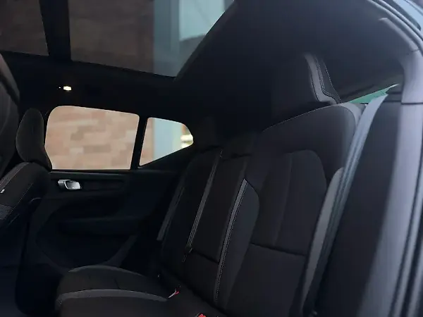 Volvo EX40 - Imagem 20