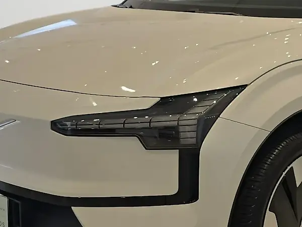 Volvo EX30 - Imagem 5
