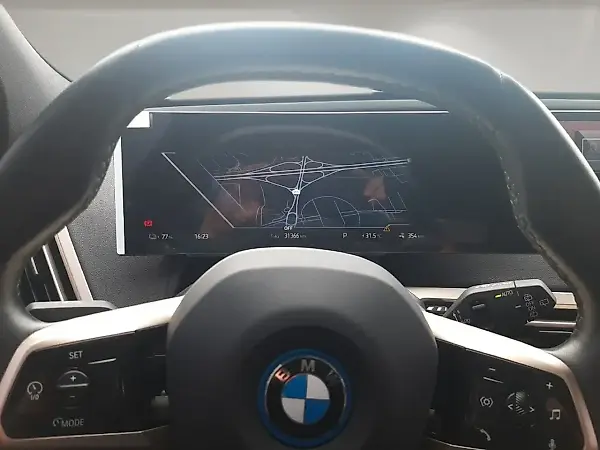 BMW Ix - Imagem 7