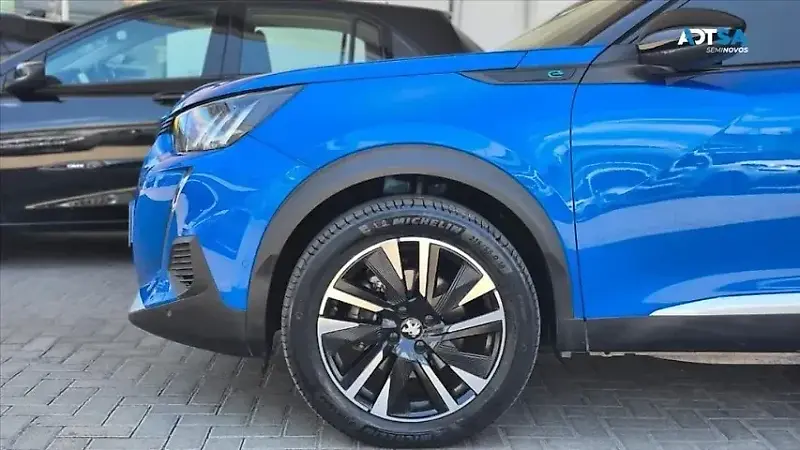 Peugeot E-2008 - Imagem 8