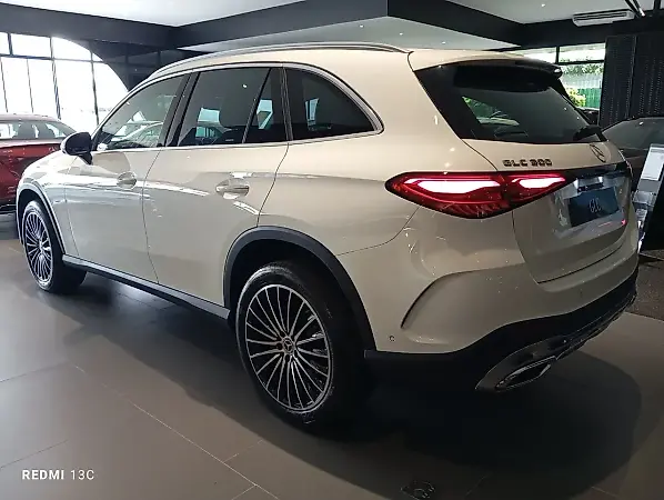 Mercedes Glc 300e - Imagem 11