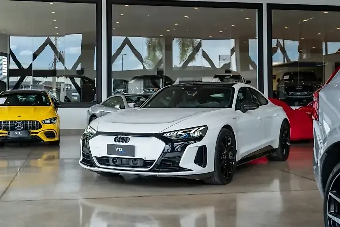 Audi Rs E-tron  GT - Imagem 1