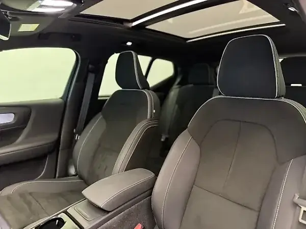 Volvo XC40 Recharge - Imagem 8