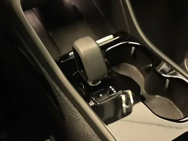 Volvo XC40 Recharge - Imagem 7