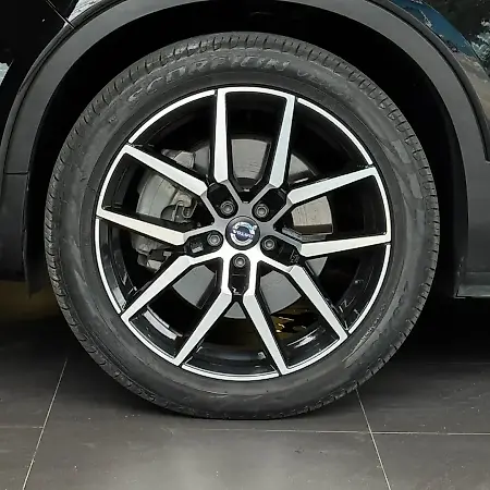 Volvo XC40 Recharge - Imagem 5