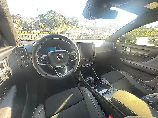 Volvo C40 Recharge - Imagem 17