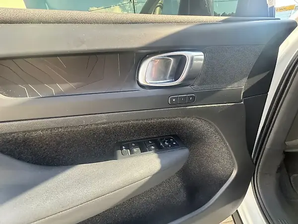 Volvo C40 Recharge - Imagem 16
