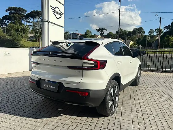 Volvo C40 Recharge - Imagem 18