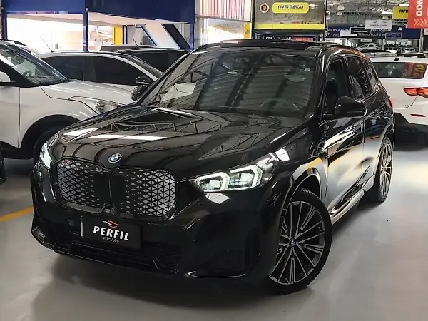 BMW IX1 - Imagem 1