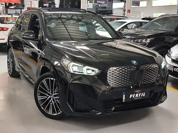 BMW IX1 - Imagem 3