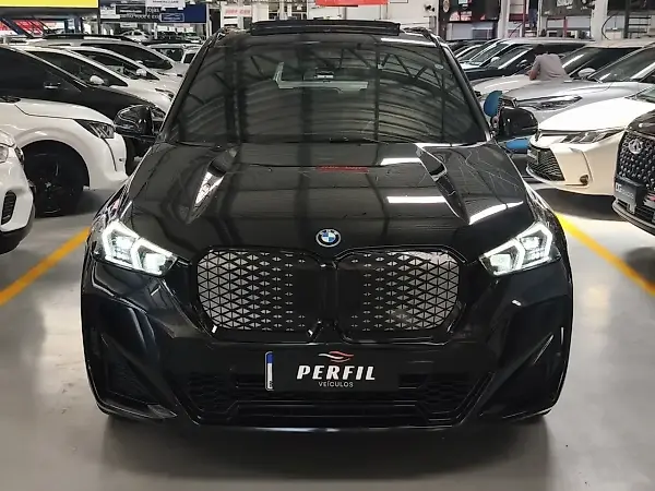 BMW IX1 - Imagem 2