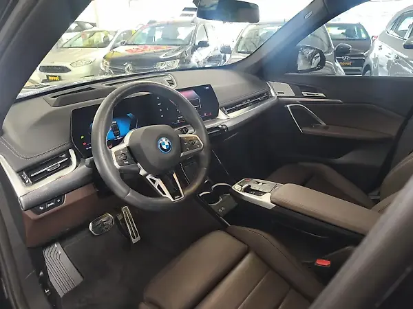 BMW IX1 - Imagem 5