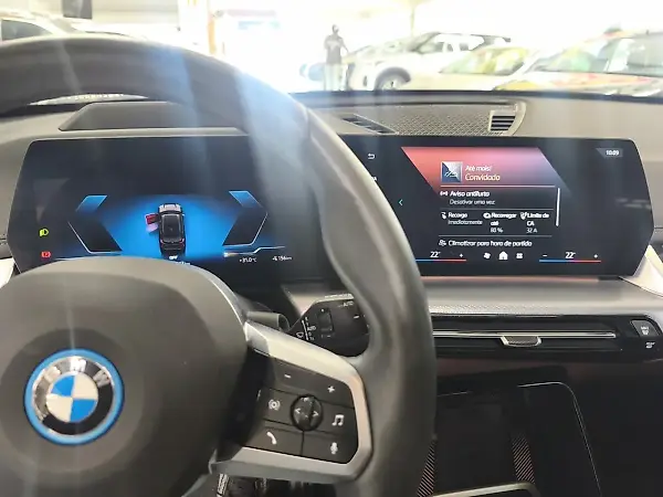 BMW IX1 - Imagem 10