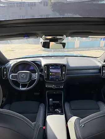 Volvo XC40 Recharge - Imagem 8