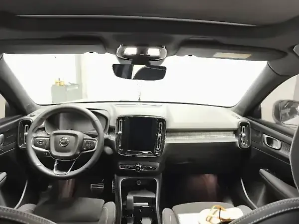 Volvo XC40 Recharge - Imagem 3