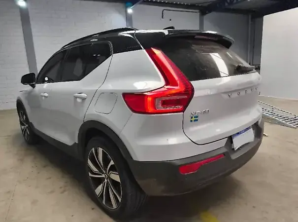 Volvo XC40 Recharge - Imagem 6