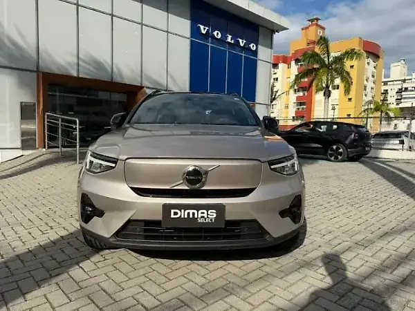 Volvo XC40 Recharge - Imagem 2