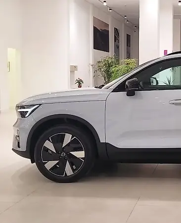 Volvo EX40 - Imagem 4