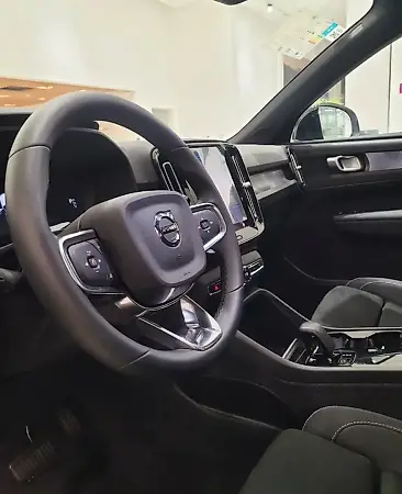 Volvo EX40 - Imagem 6