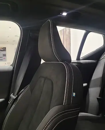 Volvo EX40 - Imagem 8