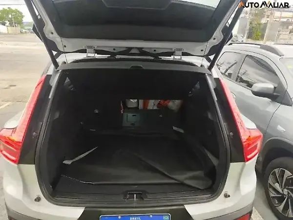 Volvo XC40 Recharge - Imagem 3