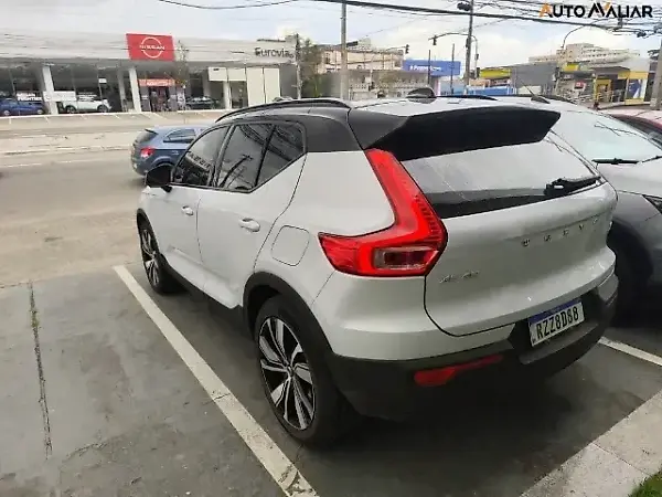 Volvo XC40 Recharge - Imagem 4