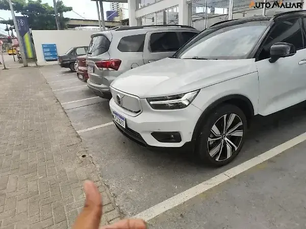 Volvo XC40 Recharge - Imagem 7