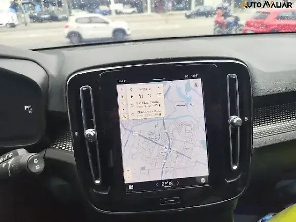 Volvo XC40 Recharge - Imagem 8