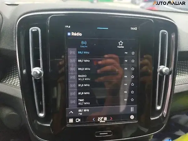 Volvo XC40 Recharge - Imagem 10