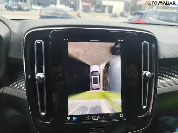 Volvo XC40 Recharge - Imagem 12