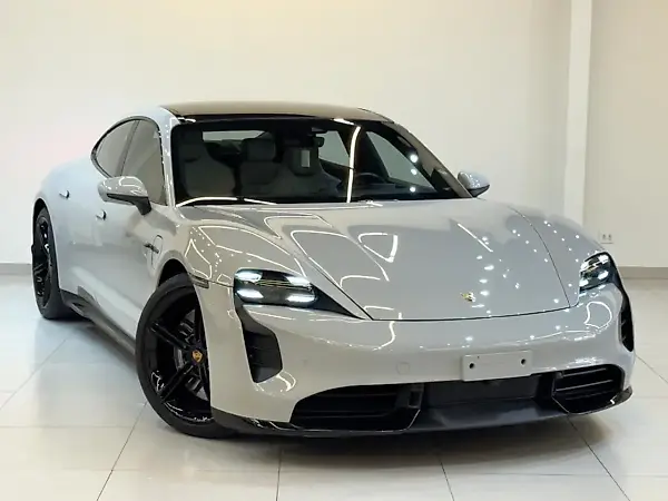 Porsche Taycan - Imagem 1