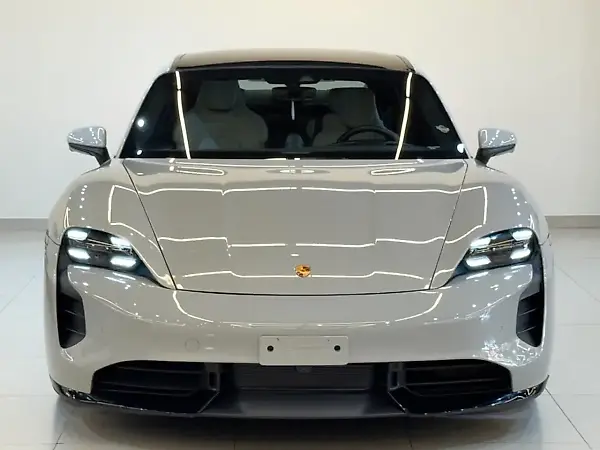 Porsche Taycan - Imagem 4