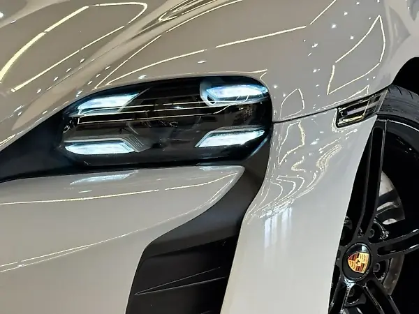 Porsche Taycan - Imagem 6