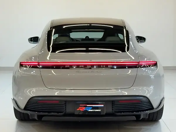Porsche Taycan - Imagem 9