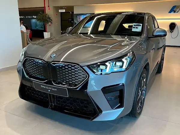 BMW IX2 - Imagem 2