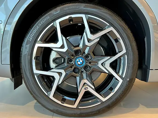 BMW IX2 - Imagem 6