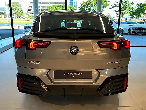 BMW IX2 - Imagem 5
