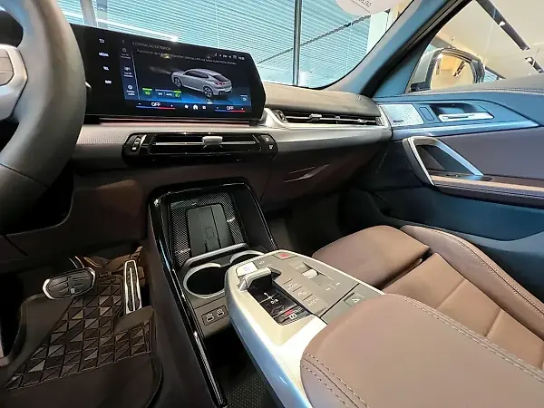 BMW IX2 - Imagem 9