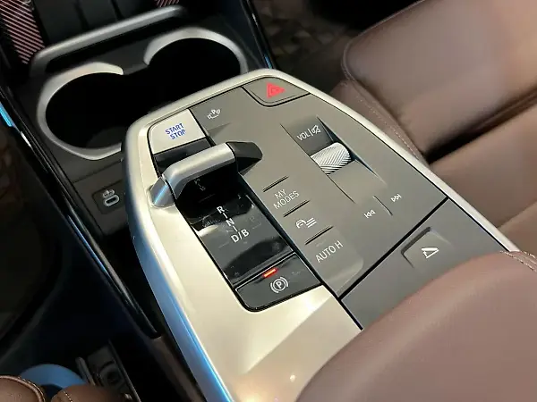 BMW IX2 - Imagem 10