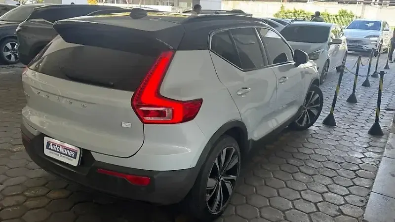 Volvo XC40 Recharge - Imagem 3