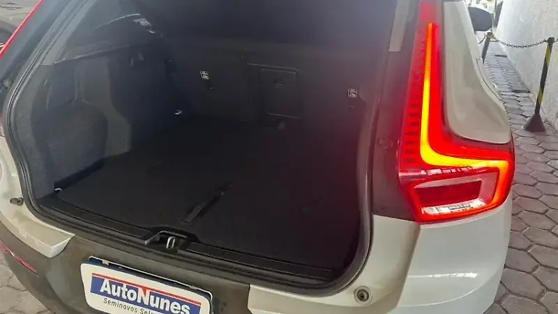 Volvo XC40 Recharge - Imagem 5