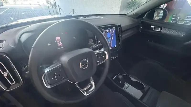 Volvo XC40 Recharge - Imagem 6