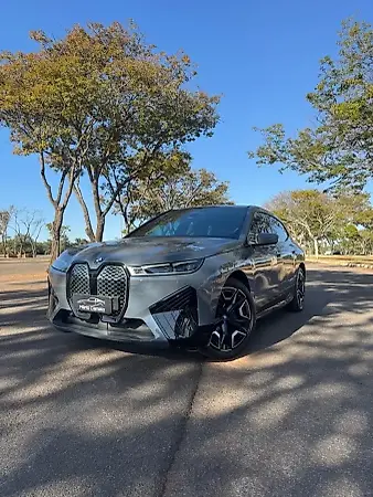BMW Ix - Imagem 12