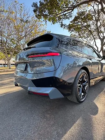 BMW Ix - Imagem 11