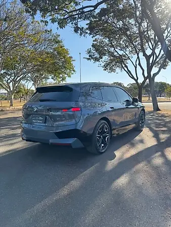 BMW Ix - Imagem 13