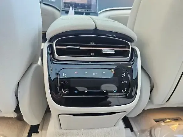 Mercedes Eqe 300 - Imagem 9