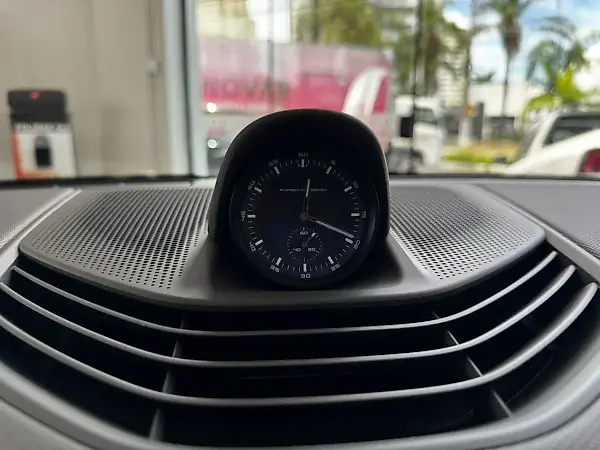 Porsche Taycan - Imagem 8