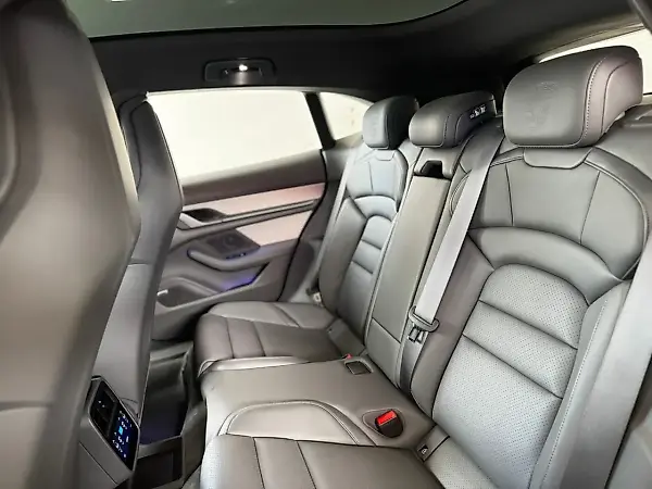 Porsche Taycan - Imagem 10